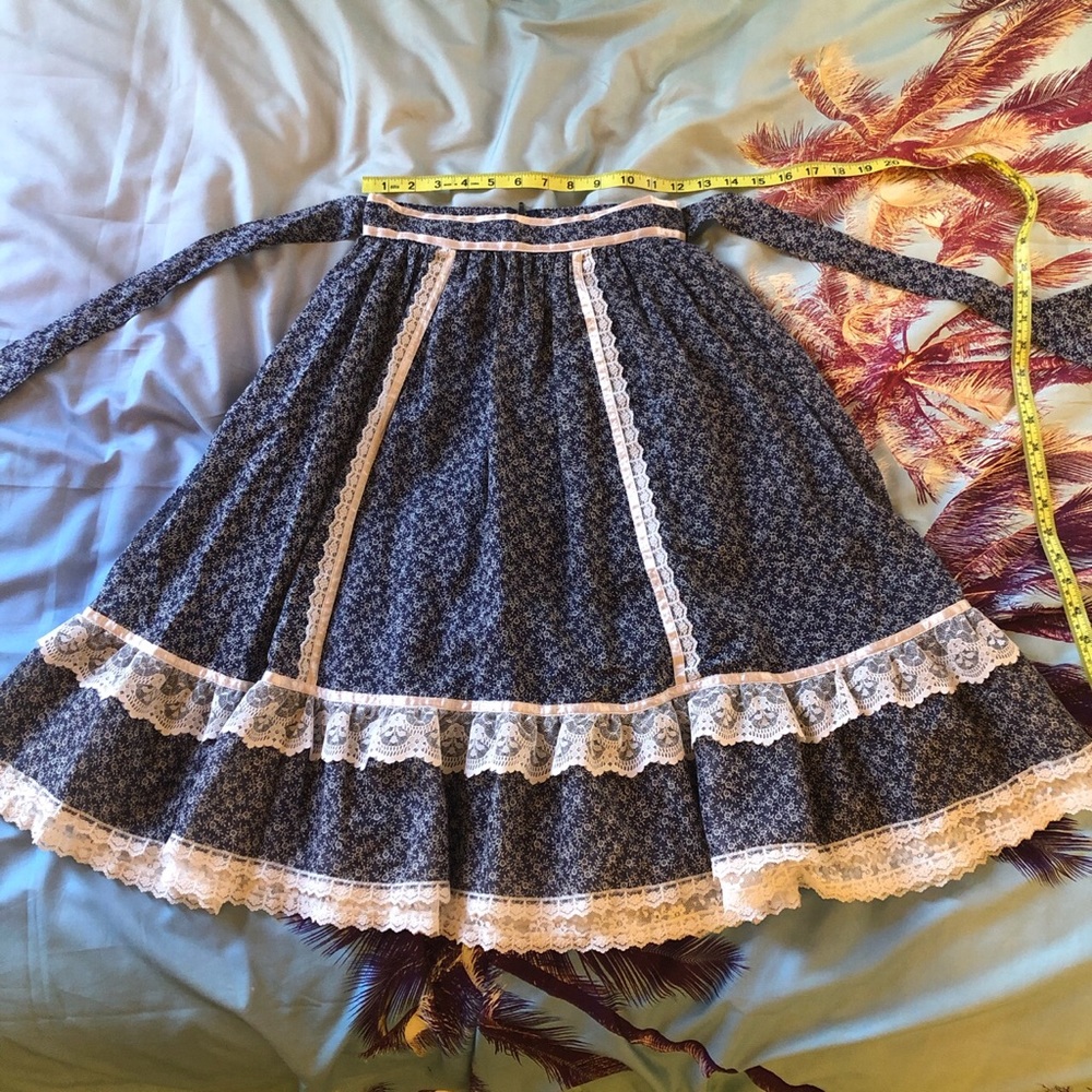 Gunne Sax Size 8 Calico and Lace Skirt